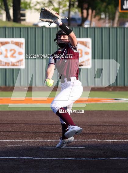 Thumbnail 1 in Rockwall vs. Rowlett (UIL 6A Bi-District) photogallery.