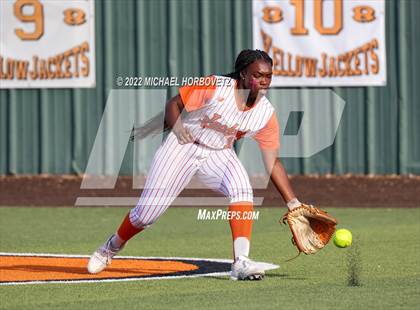 Thumbnail 2 in Rockwall vs. Rowlett (UIL 6A Bi-District) photogallery.