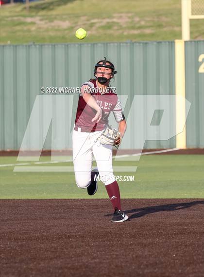 Thumbnail 1 in Rockwall vs. Rowlett (UIL 6A Bi-District) photogallery.