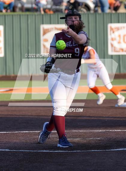 Thumbnail 1 in Rockwall vs. Rowlett (UIL 6A Bi-District) photogallery.