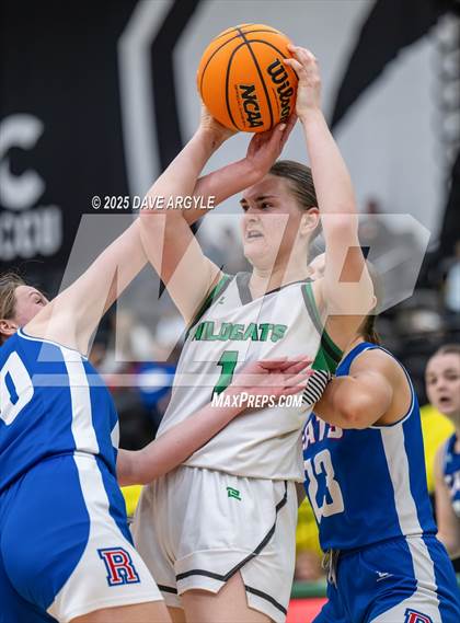 Thumbnail 2 in Richfield vs South Summit (UHSAA 3A Quarterfinal) photogallery.