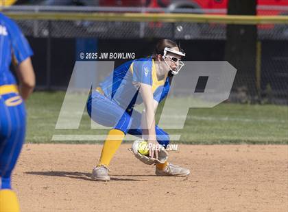 Thumbnail 2 in Central A & M vs. Villa Grove (IHSA 1A Regional Final) photogallery.