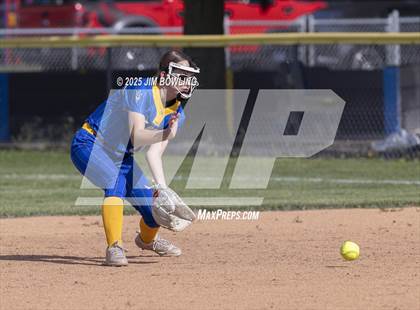Thumbnail 1 in Central A & M vs. Villa Grove (IHSA 1A Regional Final) photogallery.