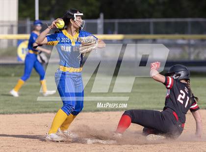 Thumbnail 3 in Central A & M vs. Villa Grove (IHSA 1A Regional Final) photogallery.