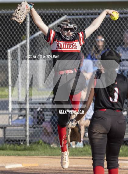Thumbnail 3 in Central A & M vs. Villa Grove (IHSA 1A Regional Final) photogallery.
