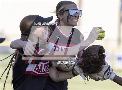 Thumbnail 2 in Central A & M vs. Villa Grove (IHSA 1A Regional Final) photogallery.