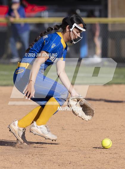 Thumbnail 3 in Central A & M vs. Villa Grove (IHSA 1A Regional Final) photogallery.