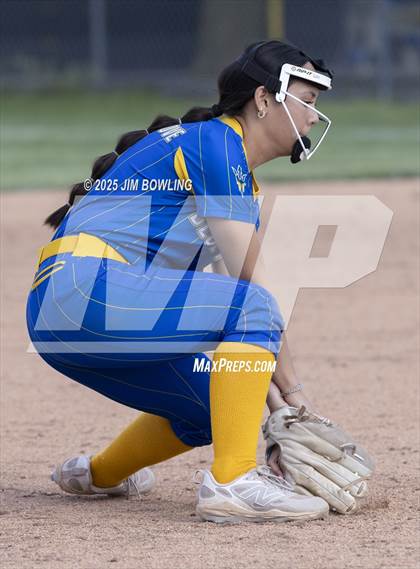 Thumbnail 2 in Central A & M vs. Villa Grove (IHSA 1A Regional Final) photogallery.