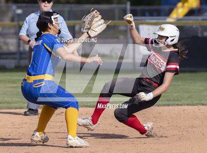 Thumbnail 1 in Central A & M vs. Villa Grove (IHSA 1A Regional Final) photogallery.