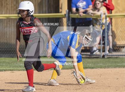 Thumbnail 2 in Central A & M vs. Villa Grove (IHSA 1A Regional Final) photogallery.