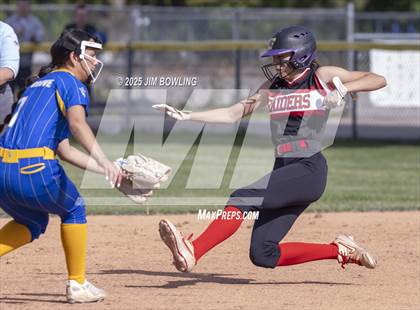 Thumbnail 1 in Central A & M vs. Villa Grove (IHSA 1A Regional Final) photogallery.