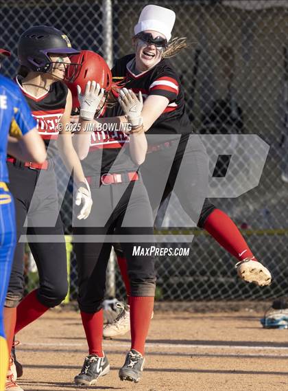 Thumbnail 1 in Central A & M vs. Villa Grove (IHSA 1A Regional Final) photogallery.