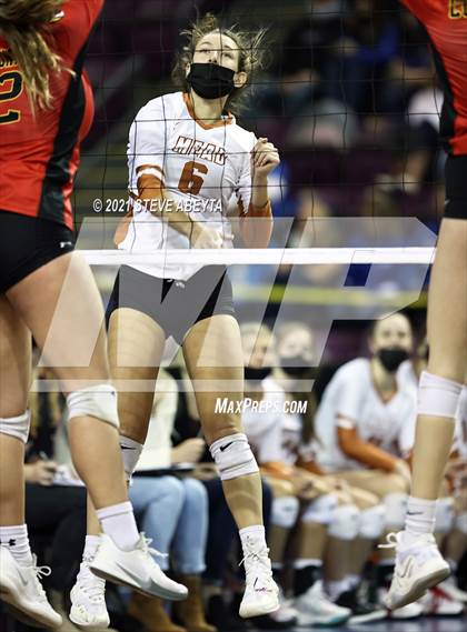 Thumbnail 3 in Mead vs Coronado (CHSAA 4A 1st Round) photogallery.