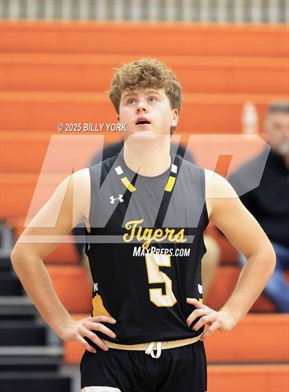 Thumbnail 1 in Grand Saline vs Malakoff photogallery.