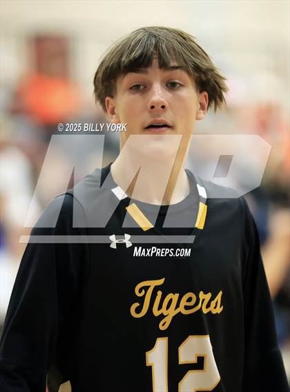 Thumbnail 1 in Grand Saline vs Malakoff photogallery.