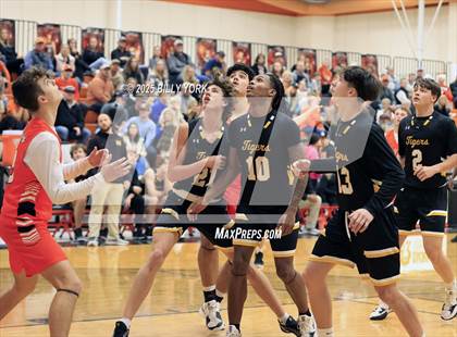 Thumbnail 2 in Grand Saline vs Malakoff photogallery.