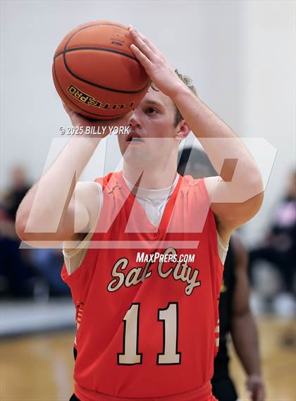 Thumbnail 2 in Grand Saline vs Malakoff photogallery.
