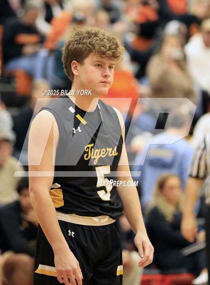 Thumbnail 2 in Grand Saline vs Malakoff photogallery.