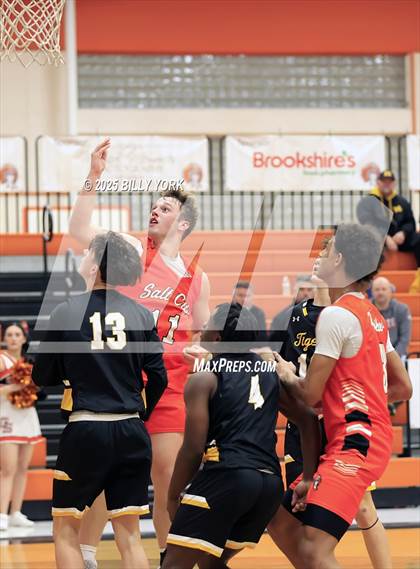 Thumbnail 1 in Grand Saline vs Malakoff photogallery.
