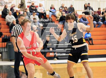 Thumbnail 1 in Grand Saline vs Malakoff photogallery.