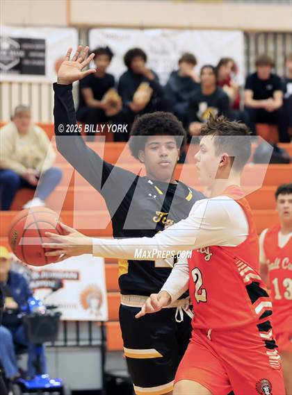 Thumbnail 2 in Grand Saline vs Malakoff photogallery.
