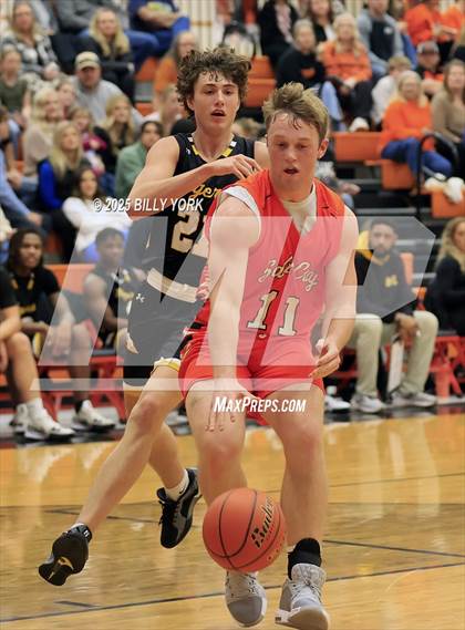 Thumbnail 3 in Grand Saline vs Malakoff photogallery.