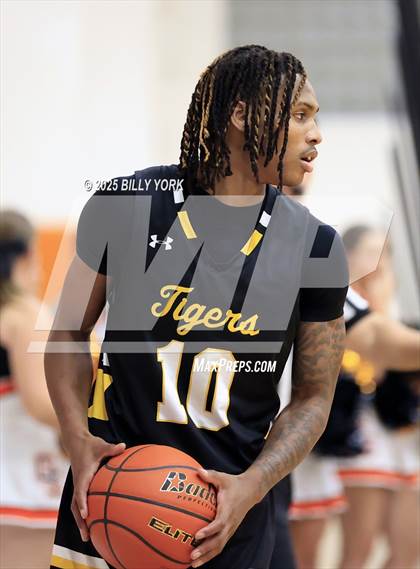 Thumbnail 3 in Grand Saline vs Malakoff photogallery.