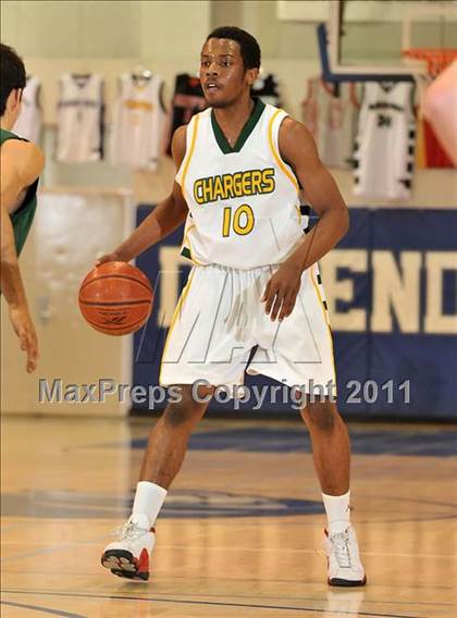 Thumbnail 2 in Moorpark vs. Edison (MaxPreps Holiday Classic) photogallery.
