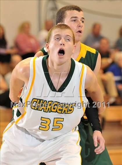 Thumbnail 2 in Moorpark vs. Edison (MaxPreps Holiday Classic) photogallery.