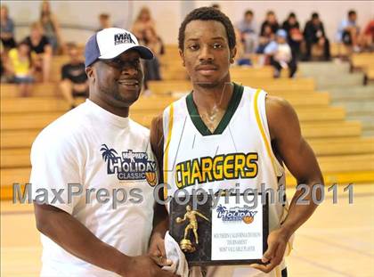 Thumbnail 1 in Moorpark vs. Edison (MaxPreps Holiday Classic) photogallery.