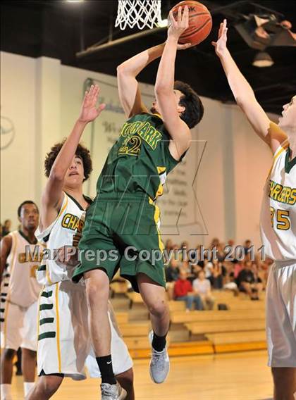 Thumbnail 2 in Moorpark vs. Edison (MaxPreps Holiday Classic) photogallery.