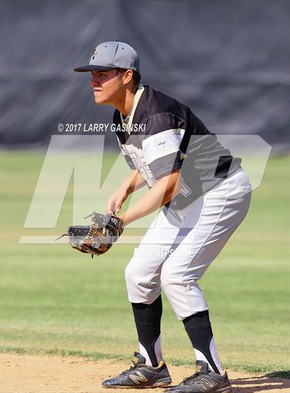 Thumbnail 1 in Golden Valley @ Saugus photogallery.