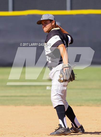 Thumbnail 1 in Golden Valley @ Saugus photogallery.