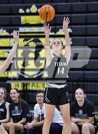 Thumbnail 1 in JV: Syracuse @ Roy photogallery.