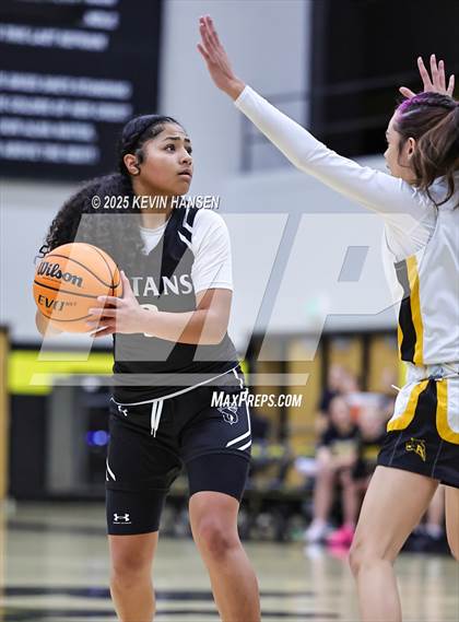 Thumbnail 1 in JV: Syracuse @ Roy photogallery.