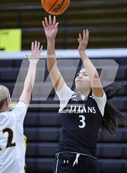 Thumbnail 2 in JV: Syracuse @ Roy photogallery.