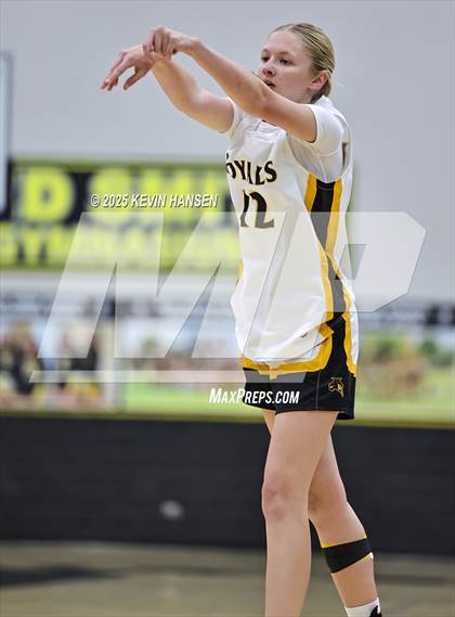 Thumbnail 2 in JV: Syracuse @ Roy photogallery.