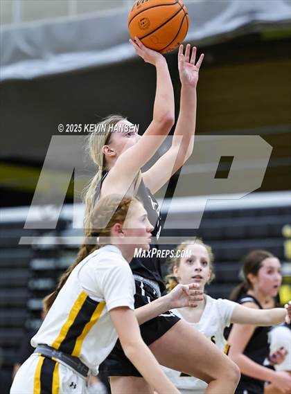 Thumbnail 3 in JV: Syracuse @ Roy photogallery.