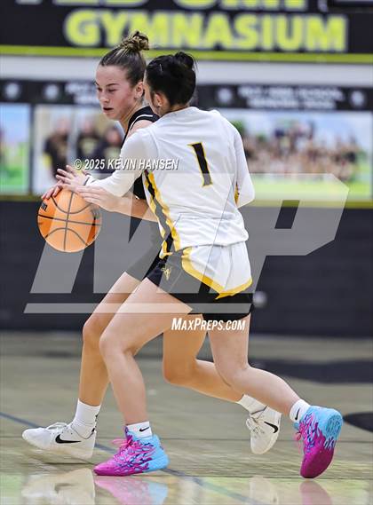 Thumbnail 1 in JV: Syracuse @ Roy photogallery.