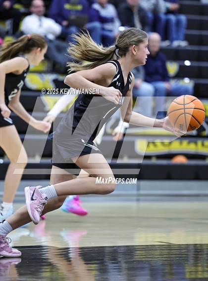 Thumbnail 3 in JV: Syracuse @ Roy photogallery.