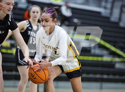 Thumbnail 3 in JV: Syracuse @ Roy photogallery.