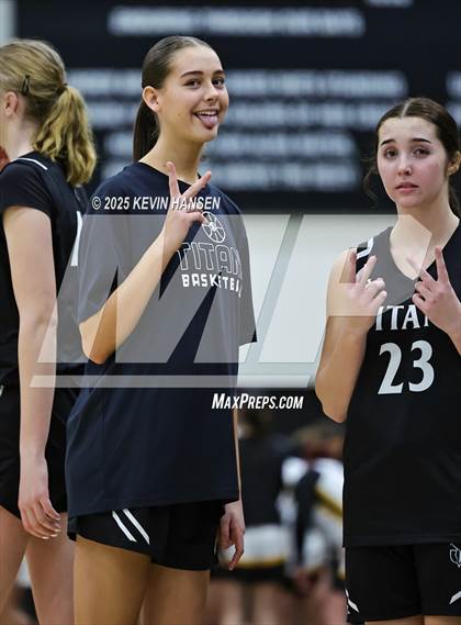 Thumbnail 3 in JV: Syracuse @ Roy photogallery.