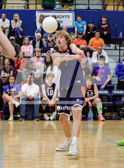 Thumbnail 1 in Legend vs. Eaglecrest (CHSAA 5A Round 4) photogallery.