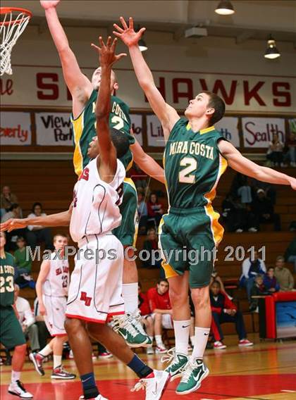Thumbnail 3 in Mira Costa vs. Redondo Union (Sea Hawk Classic) photogallery.