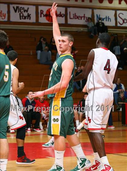 Thumbnail 2 in Mira Costa vs. Redondo Union (Sea Hawk Classic) photogallery.