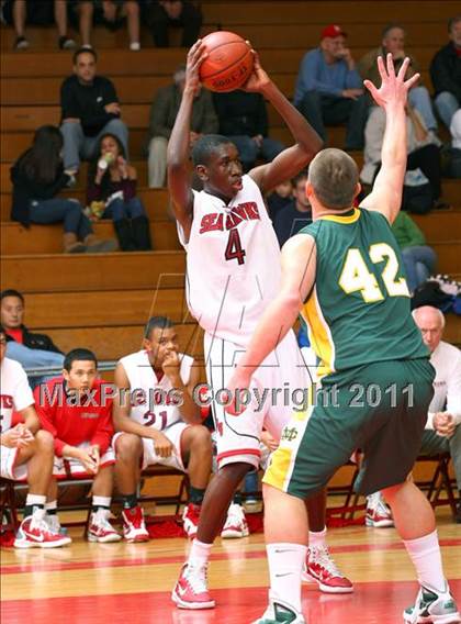 Thumbnail 3 in Mira Costa vs. Redondo Union (Sea Hawk Classic) photogallery.