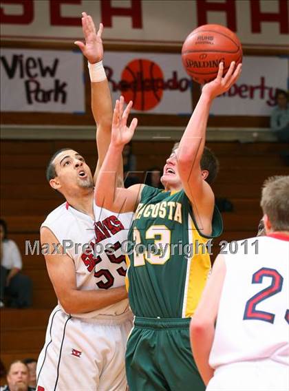 Thumbnail 2 in Mira Costa vs. Redondo Union (Sea Hawk Classic) photogallery.