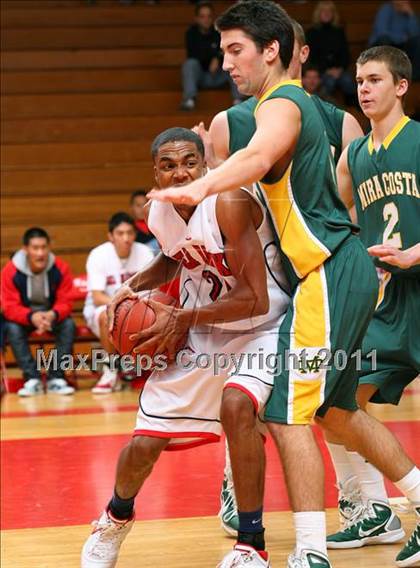 Thumbnail 3 in Mira Costa vs. Redondo Union (Sea Hawk Classic) photogallery.
