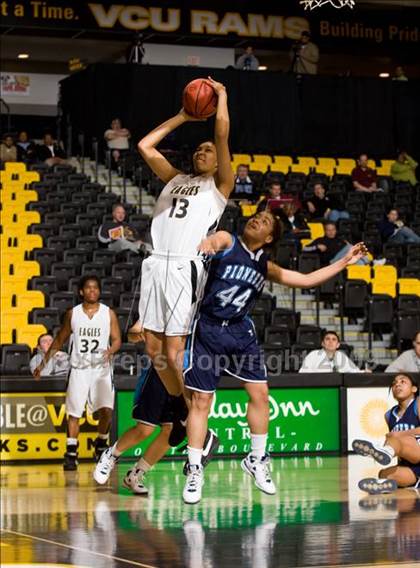 Thumbnail 2 in Freedom vs. Millbrook (VHSL AA D3 Semifinal) photogallery.