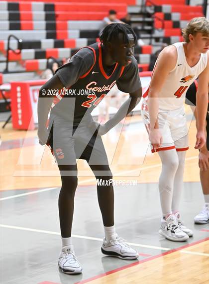 Thumbnail 1 in Chaparral vs. Central (Phoenix Union Coyote Classic) photogallery.